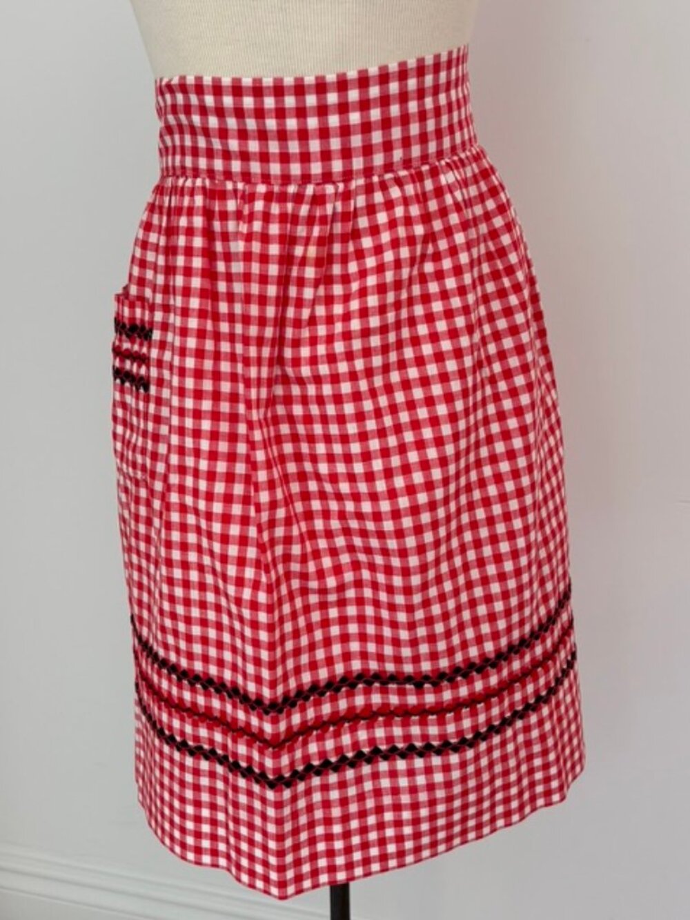 Vintage red and white gingham waist apron with black rick rack trim